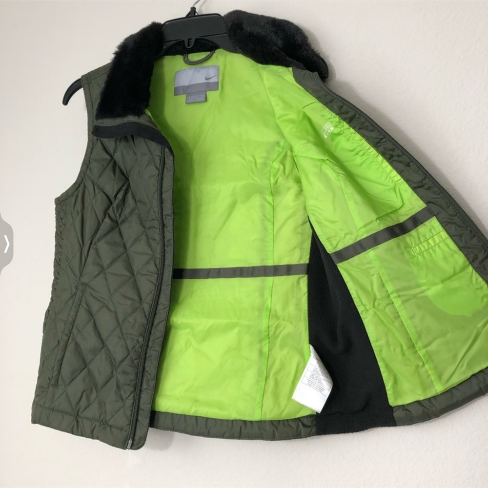 NIKE Women’s Neutral Green Quilted Puffer Vest with Fur Collar - Picture 6 of 14